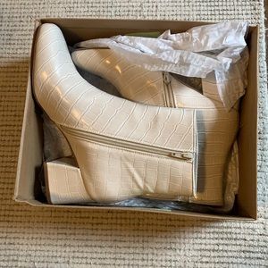 Steve Madden Darma Bone Croco Boots